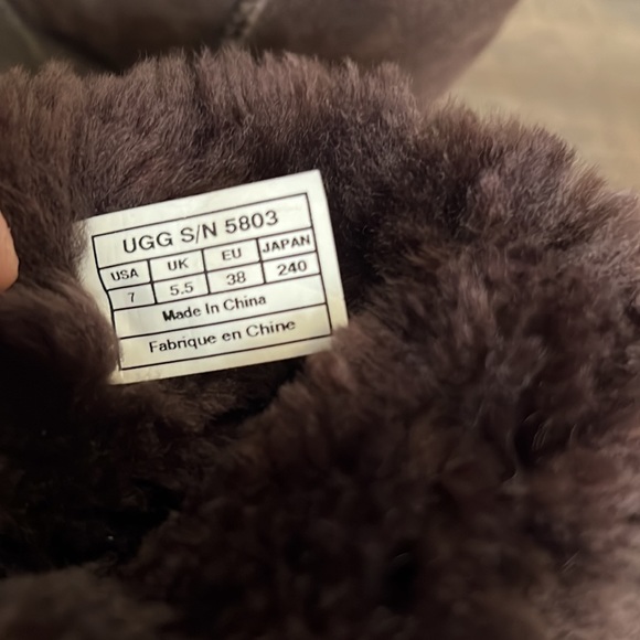 UGG Bailey Button Women Brown Boot | Size 7 - Picture 8 of 11